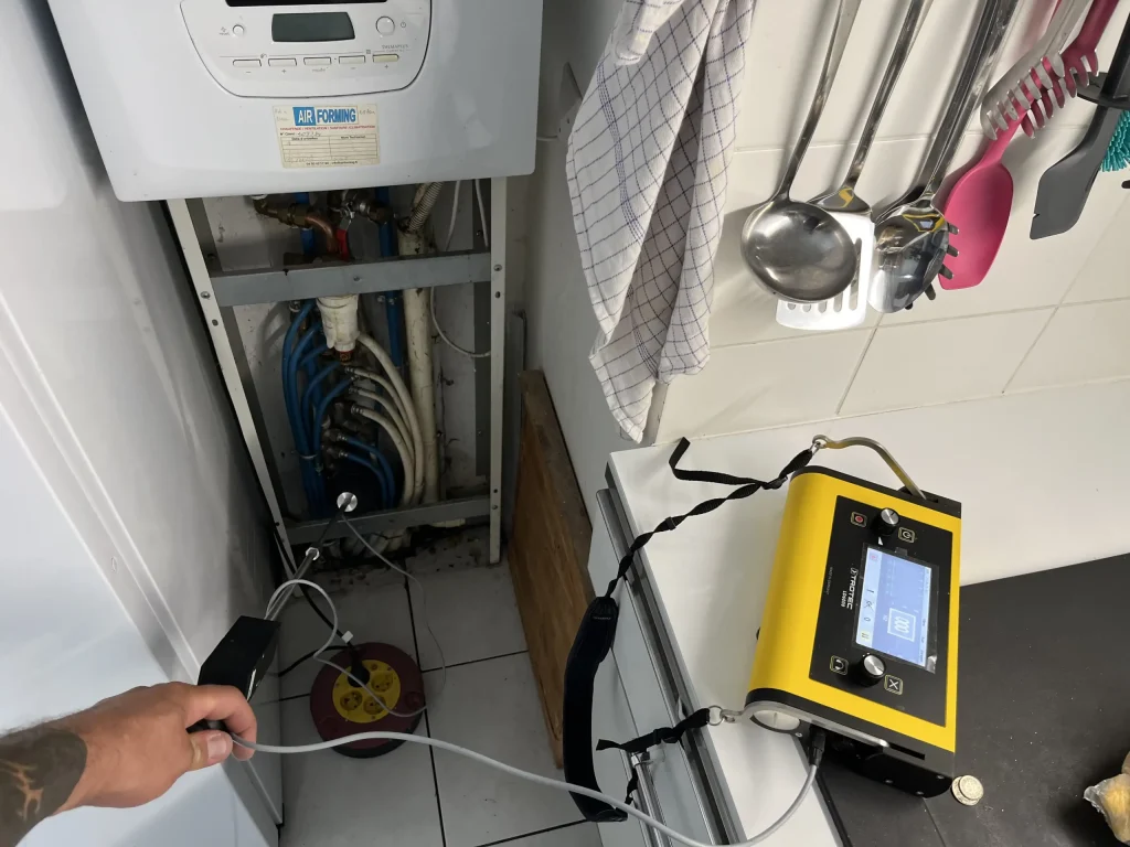 Détecteur de gaz traceur pour localiser une fuite sur réseau d’eau